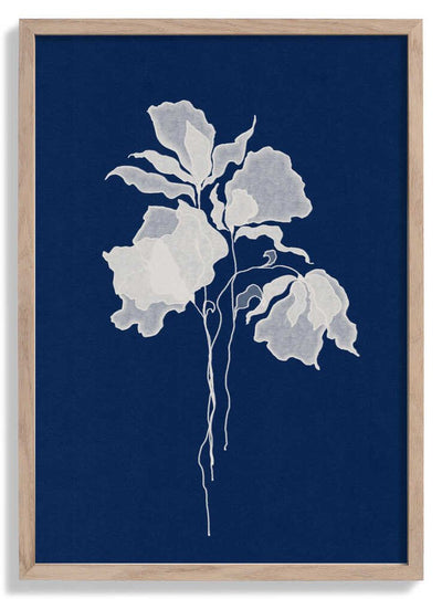 Delicate White Flower door Lena Refur