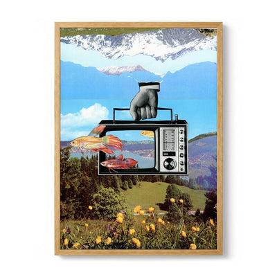 Surreal Fish TV Landscape di Betty Klaasse – Poster Moderno