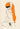 Nu debout avec draperie orange par Egon Schiele